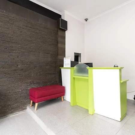 Urbanview Hotel Bizhome Artha Gading Boulevard By Reddoorz-2